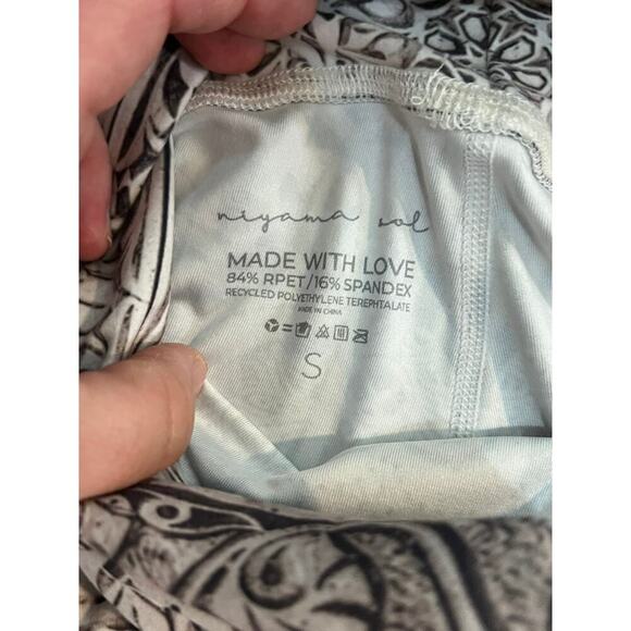 Niyama Sol Rare leggings with pattern and yellow on side no longer in print sz S - Picture 4 of 5